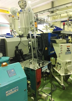 Çeşitli KW Güçlü Çelik / Alüminyum Plastik Hopper Kurucu Farklı Boyutlarda