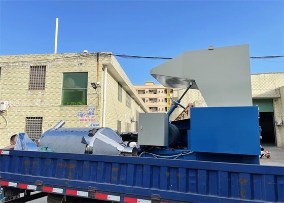 Gri Merkezi Granül Granülatör Plastik Geri Dönüşüm Parçalayıcı Makinesi Yüksek Hızlı