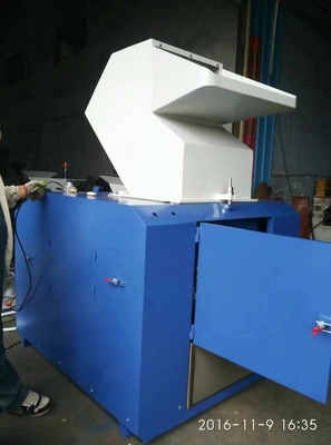Merkezi Endüstriyel Plastik Parçalayıcı Kırma Makinesi Hızlı Hızlı SKD-11 OG-30FS
