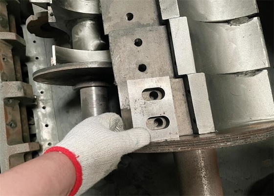 Yüksek Hızlı Gri Plastik Granül Makinası Pelet Parçalayıcı Parçalayıcı SKD-11 OG-5FS