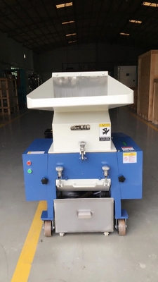 Yüksek Hızlı Gri Plastik Granül Makinası Pelet Parçalayıcı Parçalayıcı SKD-11 OG-5FS
