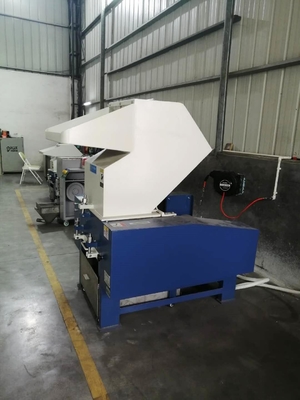 SUS Çelik Yüksek Hızlı Kırma Kusurları Kesmek İçin Plastik Geri Dönüşüm Makinası