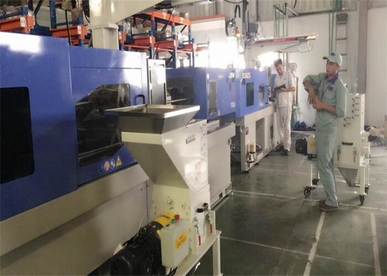 Sprues Ve Kusurlar Düşük Hızlı Plastik Kırma Öğütücü 2.2KW Beyaz Renk OG-3LS