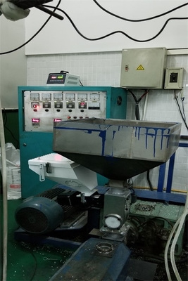 220V / 380V Plastik Karıştırma Makinesi Masterbatch Volumetrik Dozajlama Ünitesi