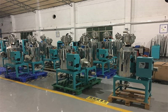 Ekstrüzyon İşlemi için Merkezi Besleme Sistemi Plastik Malzemenin Taşınması